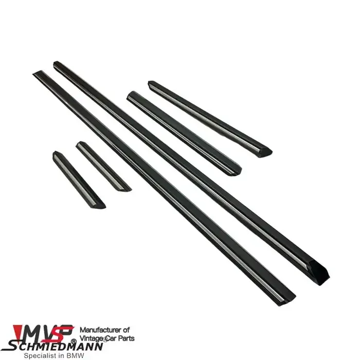 Body moulding set – black and chrome